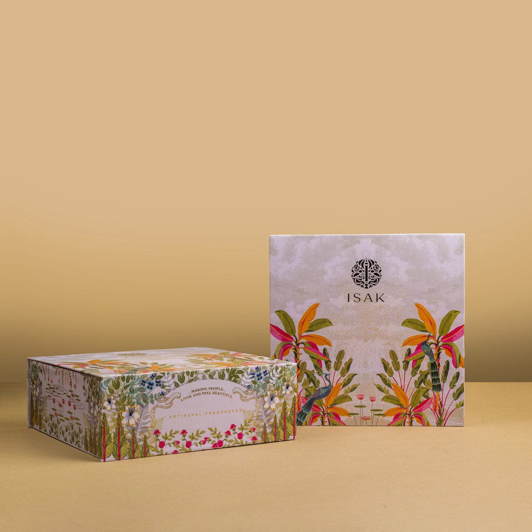 Gift Pack Perfumes Signature with matching floral outer carton and ISAK sleeve